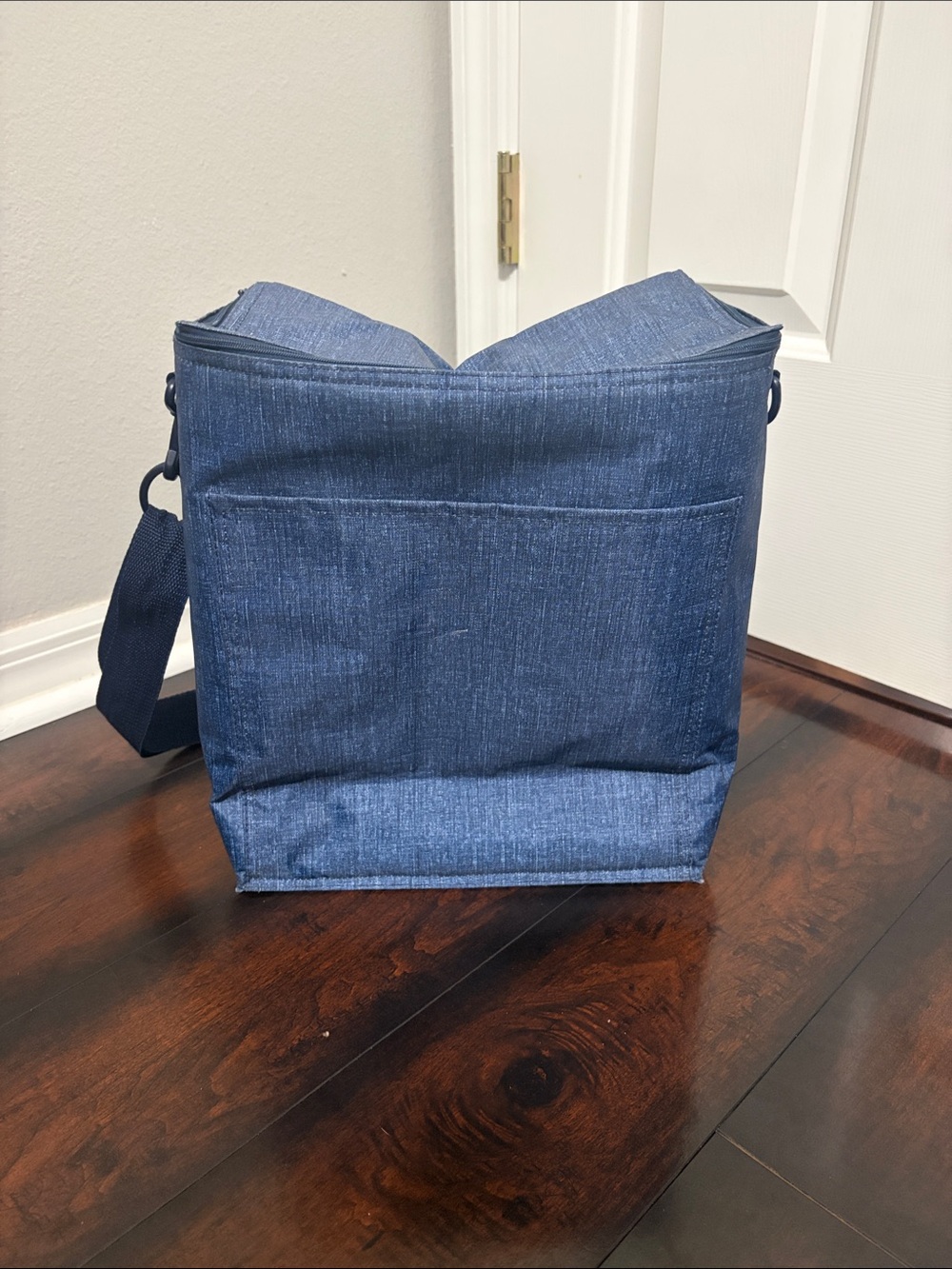 Thirty One Soft Sided Cooler Bag with Front Slip Pocket